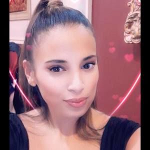 Meet your Posher, Yahira